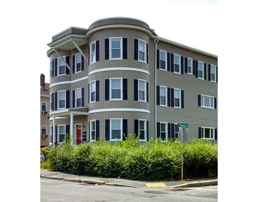 311 Plantation St unit 3, Worcester, MA 01604 - photo 1