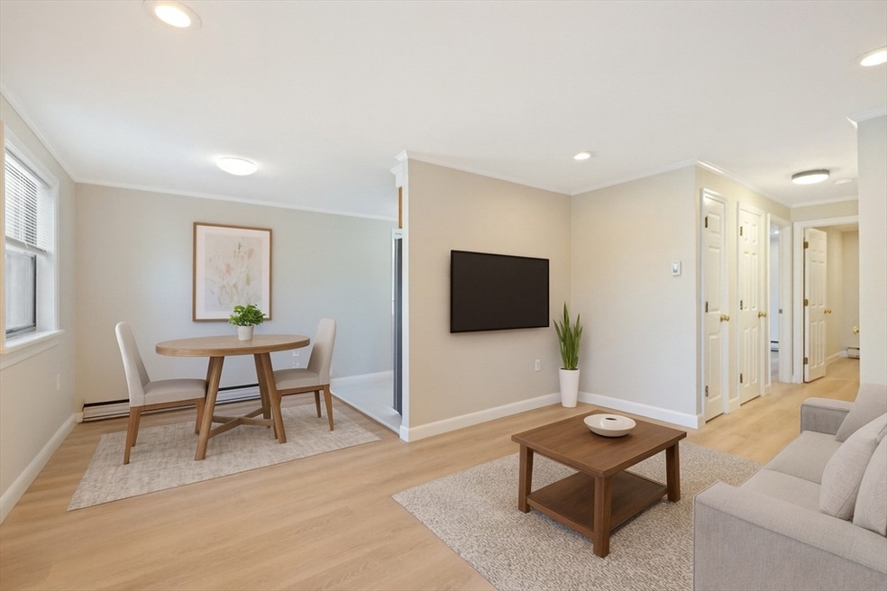 51 Lynde St unit 3, Melrose, MA 02176 - photo 1