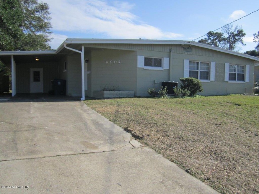 6904 Holiday Rd N, Jacksonville, FL 32216 - photo 1