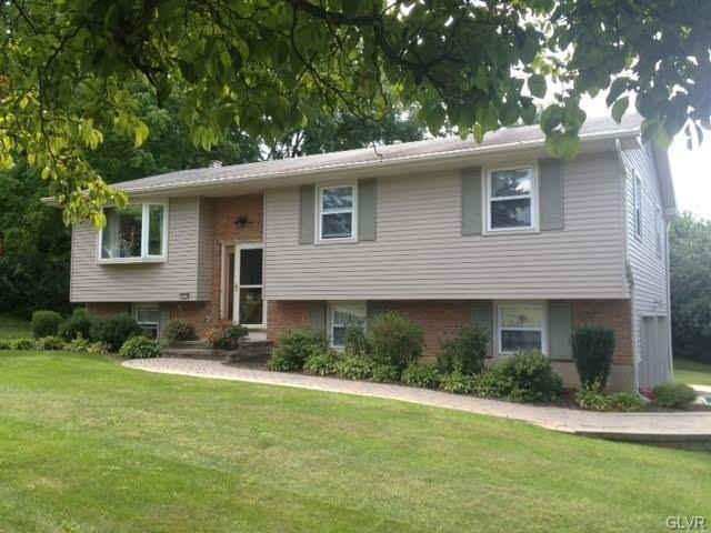 1816 Treeline Dr, Easton, PA 18040 - photo 1