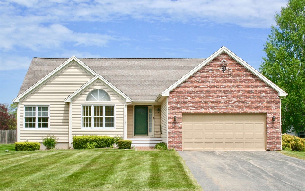 5 Old Salt Dr, Seabrook, NH 03874 - photo 1