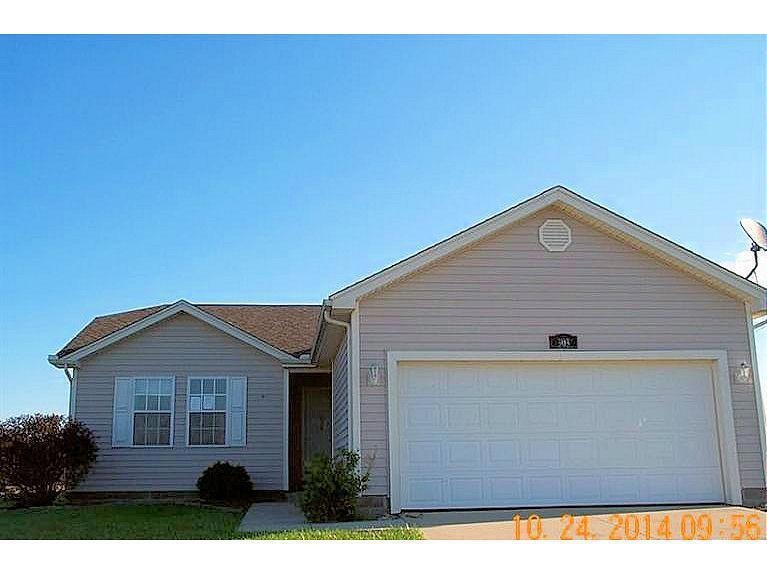 303 Mackenzie Ct, Blanchester, OH 45107 - photo 1