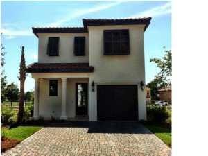Villa Lago Exterior
