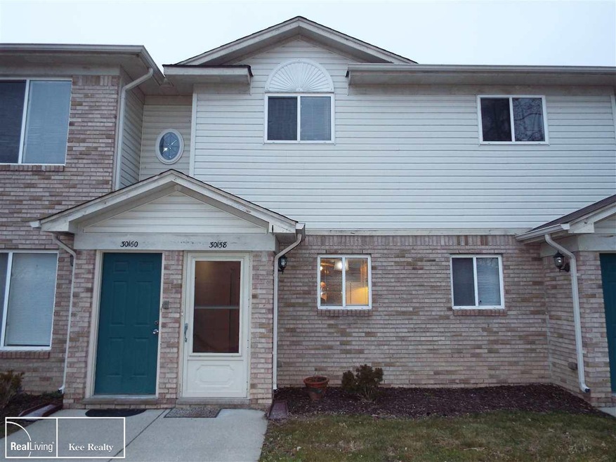 30158 Wedgewood Cir unit 65, Roseville, MI 48066 - photo 1
