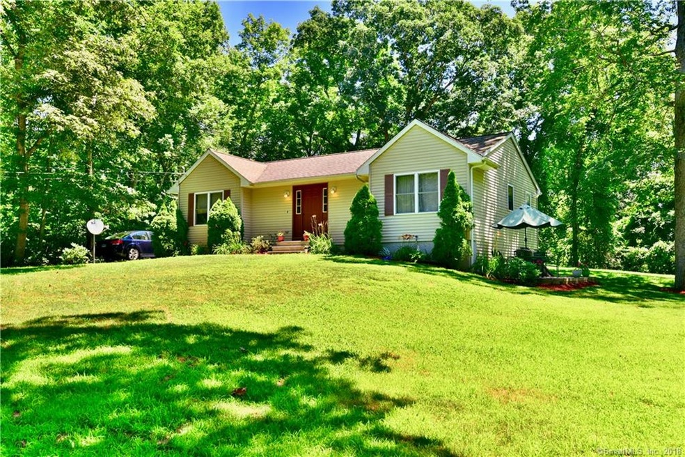 59 Lester Dr, Plainfield, CT 06374 - photo 1