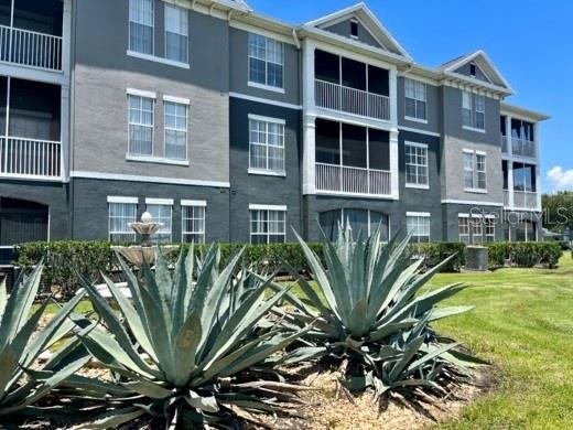 9401 Crescent Loop Cir unit 304, Tampa, FL 33619 - photo 1