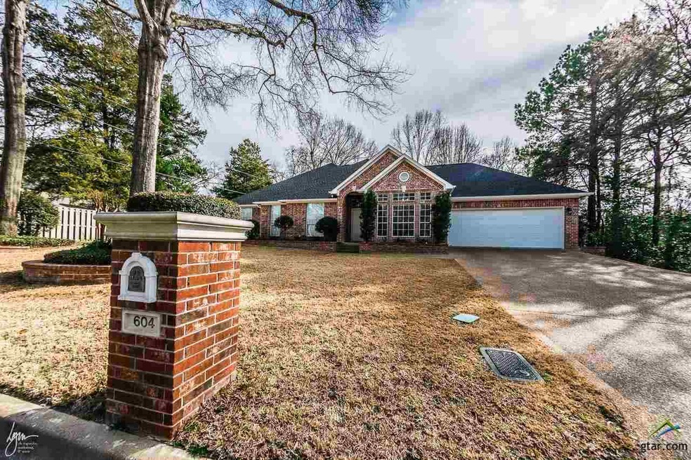 604 Raintree Dr, Tyler, TX 75703 - photo 1