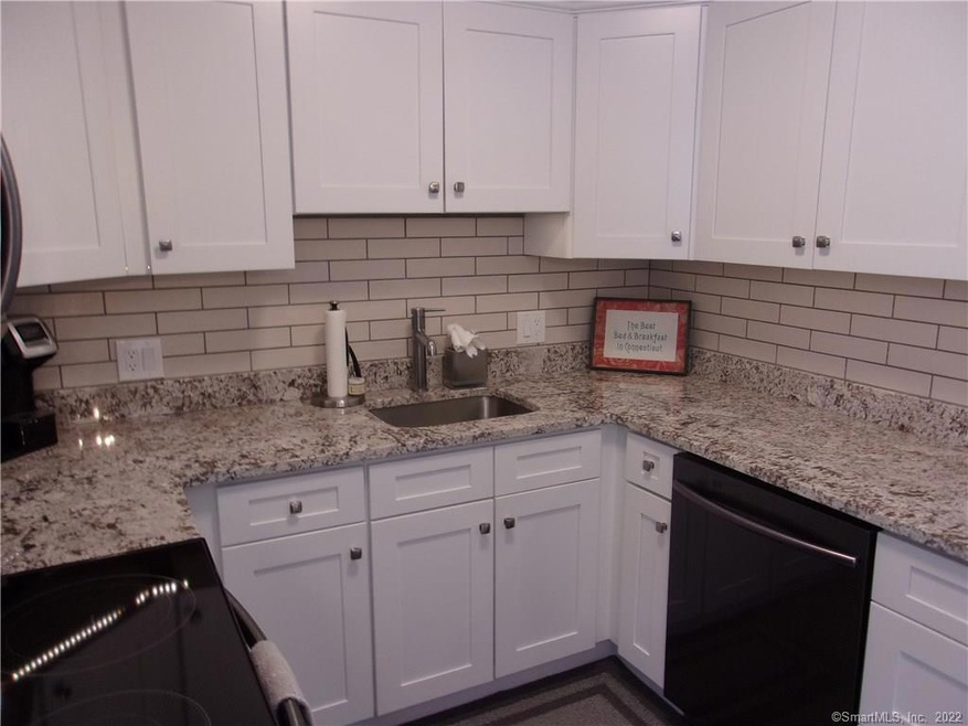 812 Heritage Village unit A, Southbury, CT 06488 - photo 1