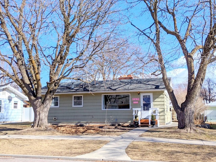 569 4th ave wn main picture