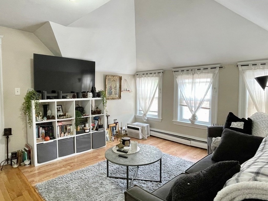 187 Lafayette St unit 3, Salem, MA 01970 - photo 1