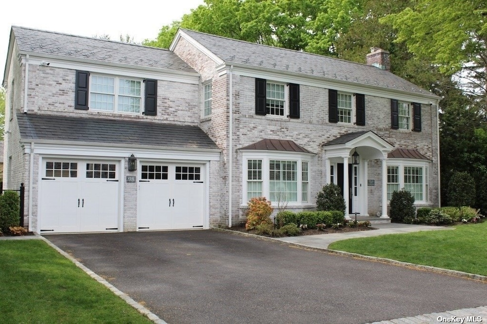 98 Trumbull Rd, Manhasset, NY 11030 - photo 1