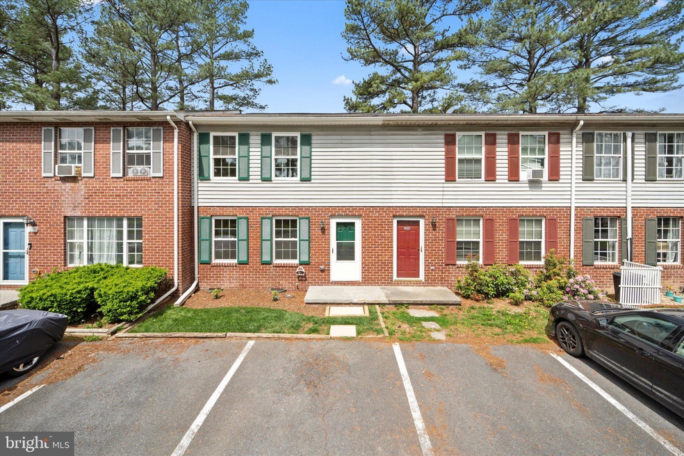 228 Carroll Dr, Stephens City, VA 22655 - photo 1