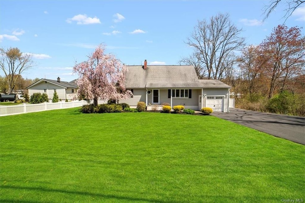 2696 Old Yorktown Rd, Yorktown Heights, NY 10598 - photo 1