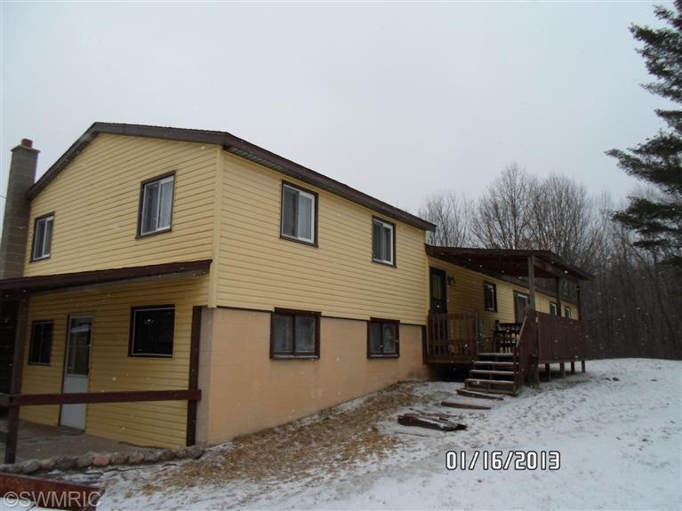 1021 Grant St, Bitely, MI 49309 - photo 1