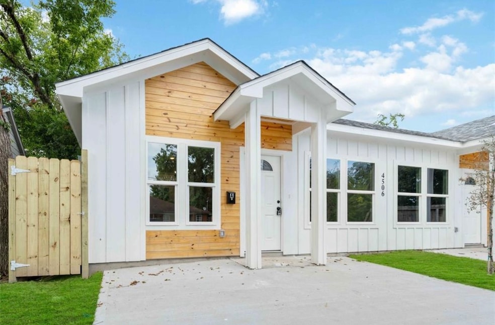 4506 Phlox St unit A, Houston, TX 77051 - photo 1