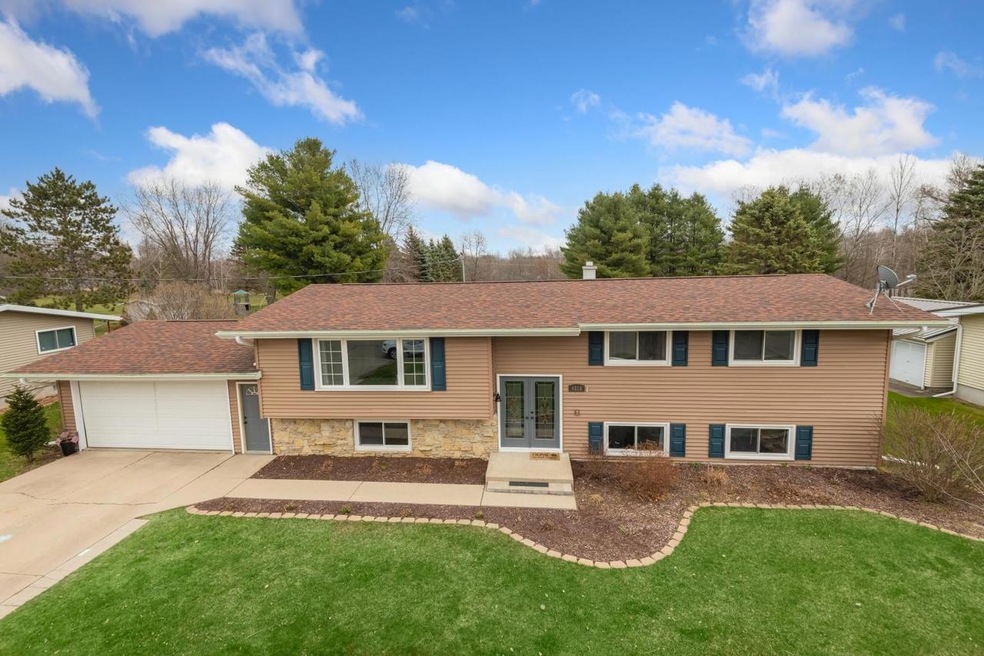 4518 13th St, Menominee, MI 49858 - photo 1