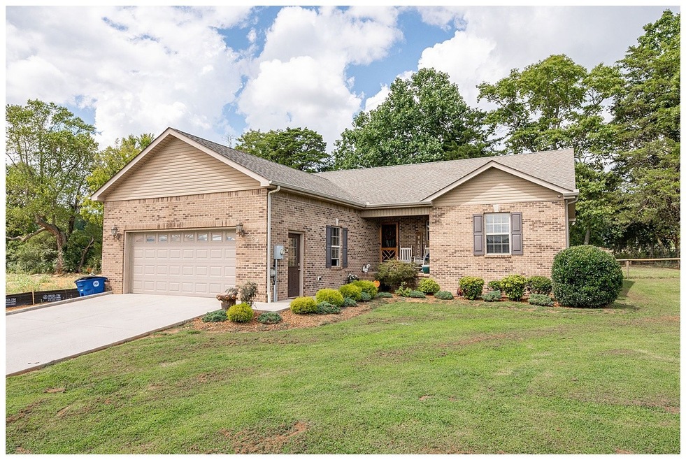 224 Jordan Ave, Shelbyville, TN 37160 - photo 1