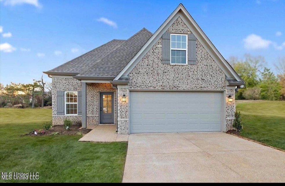 6540 John Hamilton Way E, Olive Branch, MS 38654 - photo 1