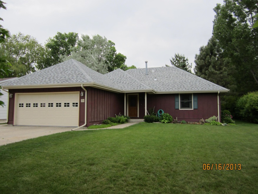 Front of Home<|><|>