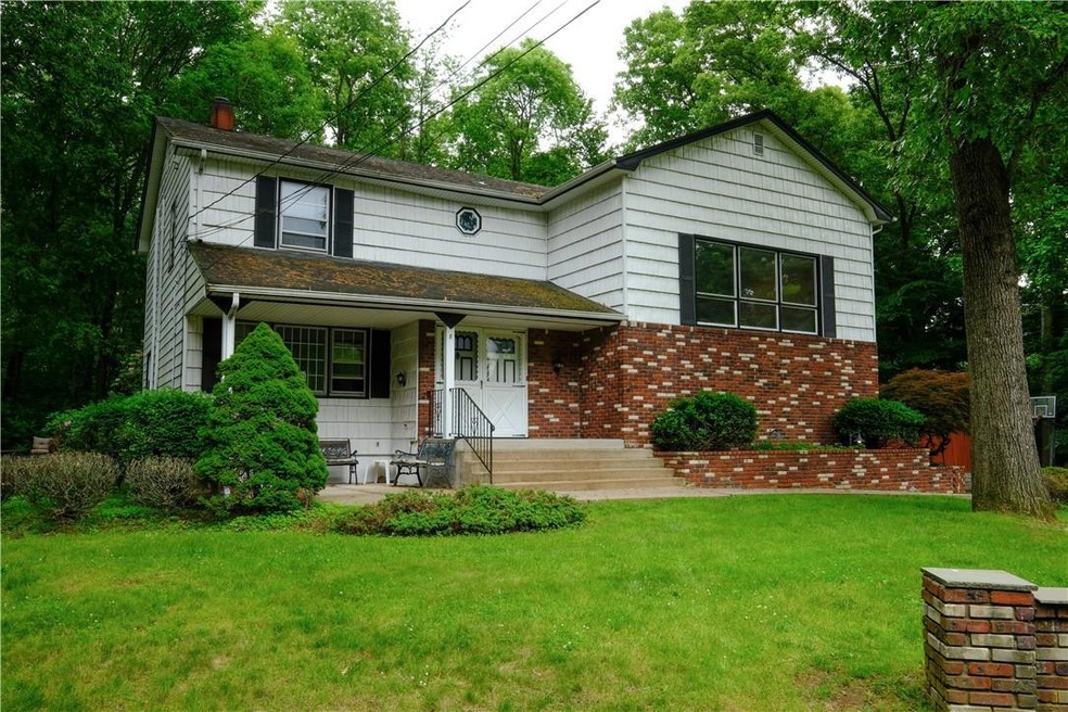 8 Helper Ct, Spring Valley, NY 10977 - photo 1