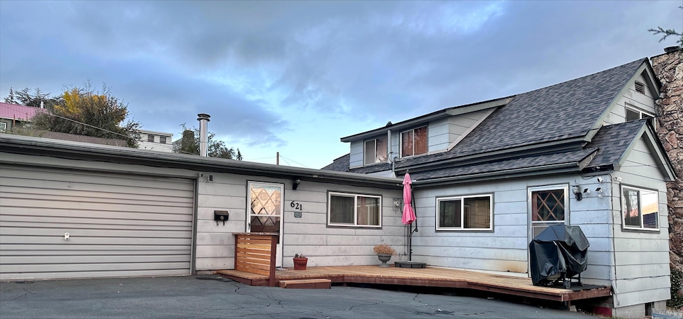 621 Jefferson St, Klamath Falls, OR 97601 - photo 1