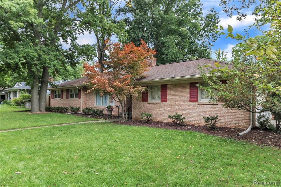 2603 W Mount Hope Ave, Lansing, MI 48911 - photo 1