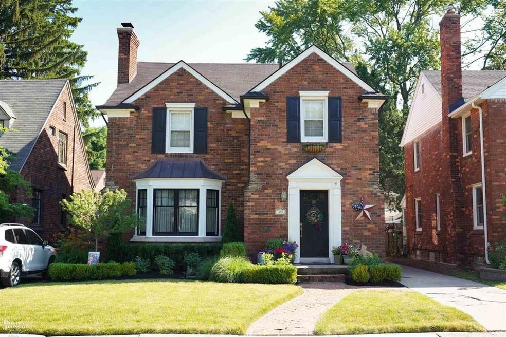 308 Moran Rd, Grosse Pointe Farms, MI 48236 - photo 1