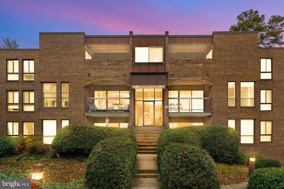 11200 Chestnut Grove Square unit 203, Reston, VA 20190 - photo 1