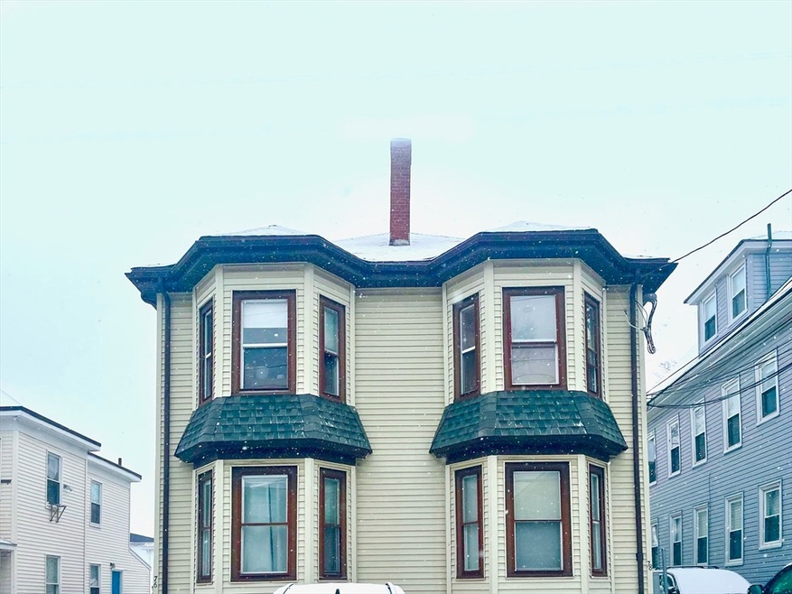 76 Robbins St unit 2, Waltham, MA 02453 - photo 1