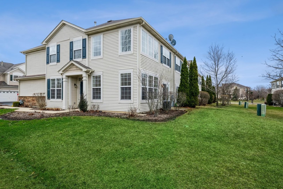 551 S Jade Ln unit 1206, Round Lake, IL 60073 - photo 1