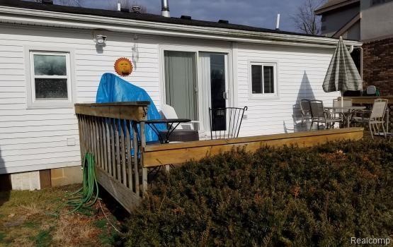 6897 Dandison Blvd, West Bloomfield, MI 48324 - photo 1