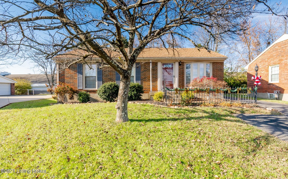 9003 Stockton Ct, Louisville, KY 40291 - photo 1