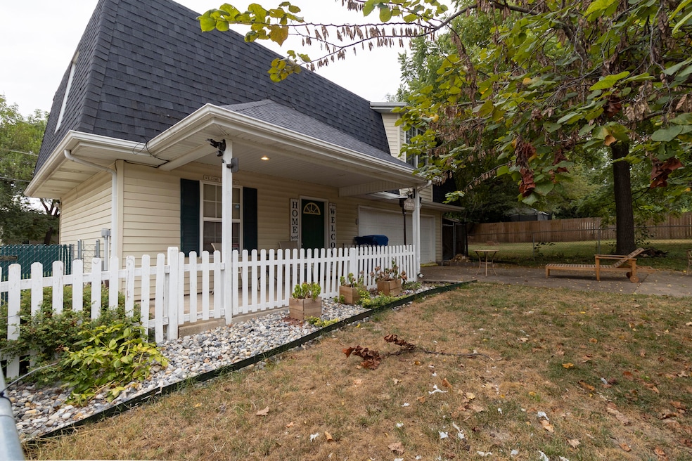 1348 N Rogers Ave unit G. Apt, Springfield, MO 65802 - photo 1