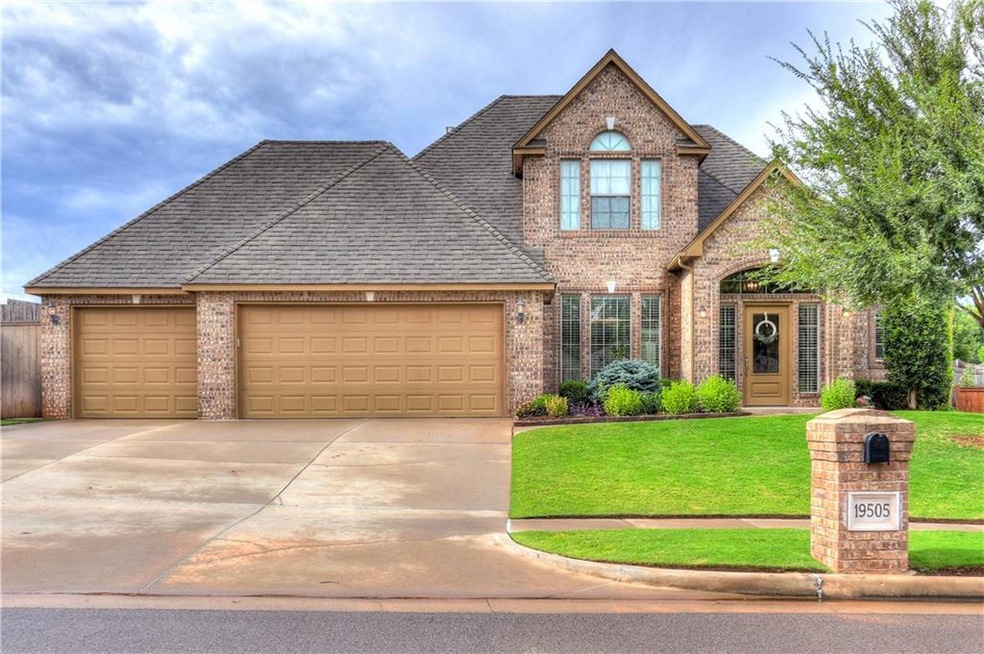 19505 Crest Ridge Dr, Edmond, OK 73012 - photo 1