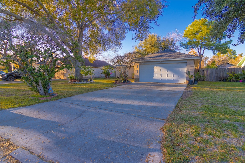 7514 Fur Market Dr, Houston, TX 77064 - photo 1