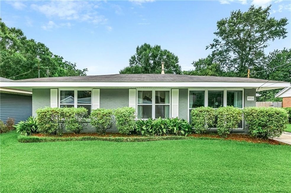 Adorable home in desirable River Ridge!