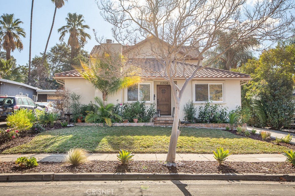 21906 Martinez St, Woodland Hills, CA 91364 - photo 1