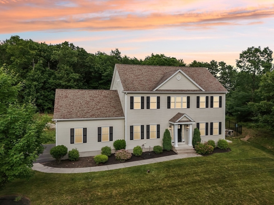 8 Summit Cir, Wrentham, MA 02093 - photo 1