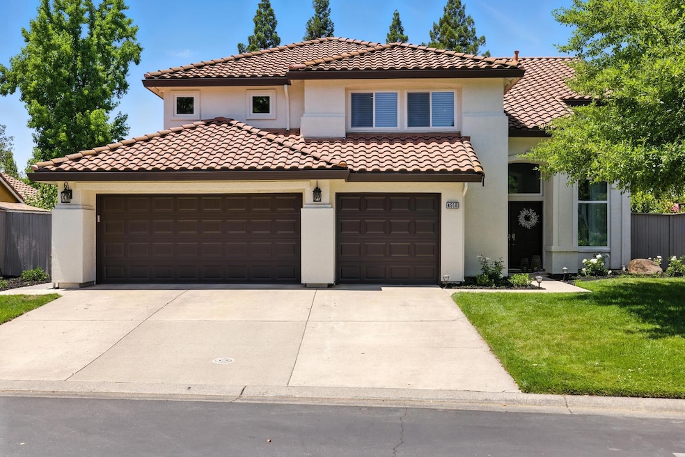 Sold $1,225,000 • Co-Listing Agent
