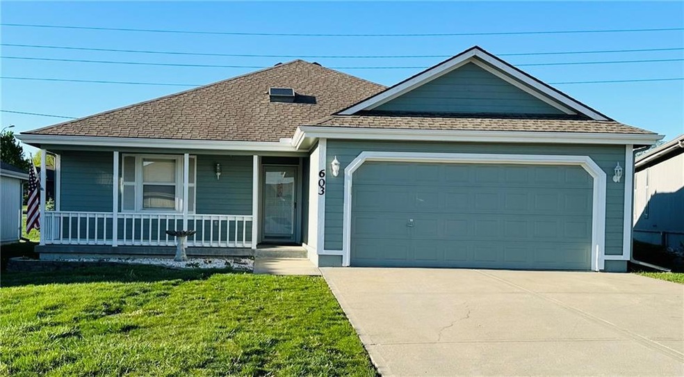 603 Twilight Dr, Raymore, MO 64083 - photo 1