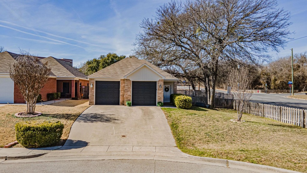 1002 Story Book Ln, Weatherford, TX 76086 - photo 1