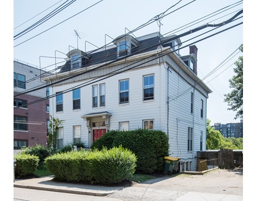 49 Kent St unit 3, Brookline, MA 02445 - photo 1