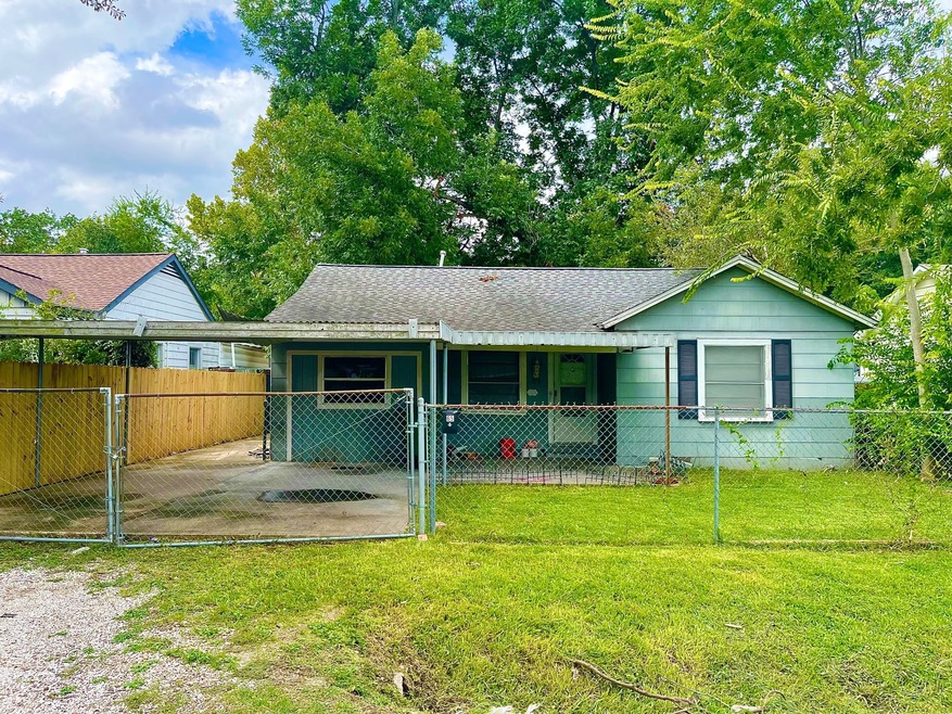 65 Fichter St, Houston, TX 77022 - photo 1
