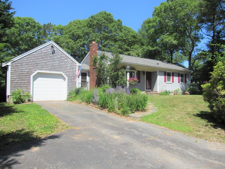 63 Knotty Pine Ln