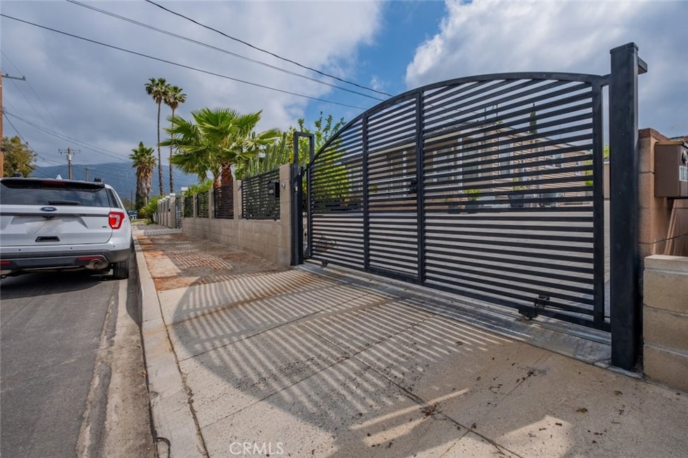 10404 Jardine Ave, Sunland, CA 91040 - photo 1