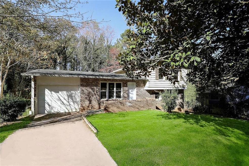 2821 Petersburg Ct, Decatur, GA 30034 - photo 1