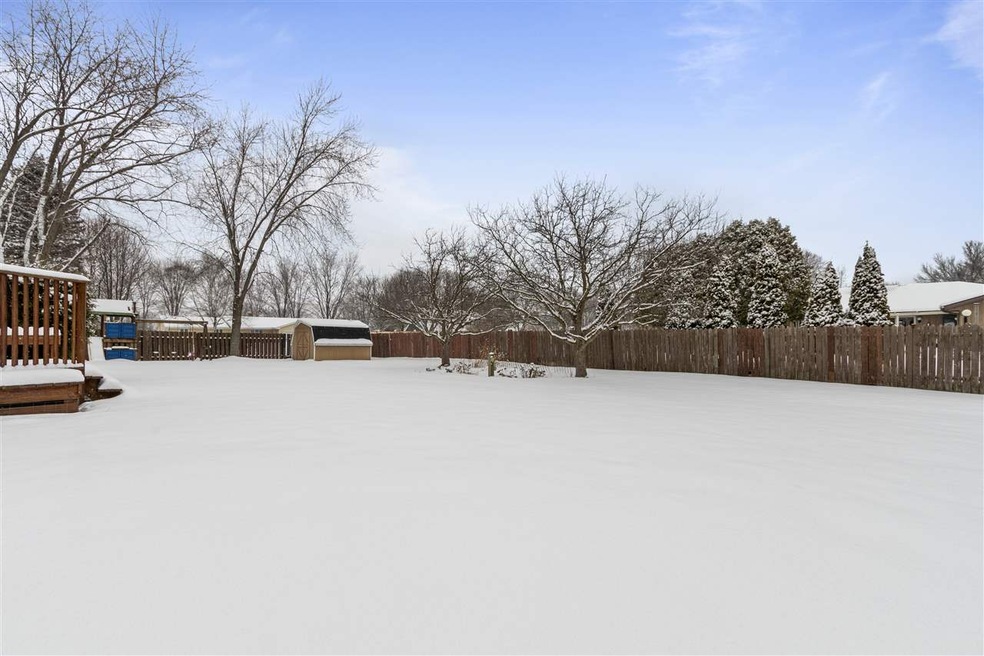 3640 W Sunnyview Rd, Appleton, WI 54914 - photo 1