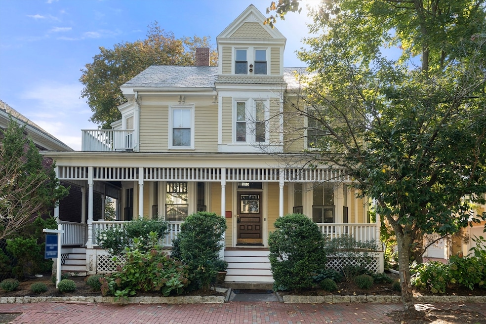 Sold $1,495,000 • Co-Listing Agent