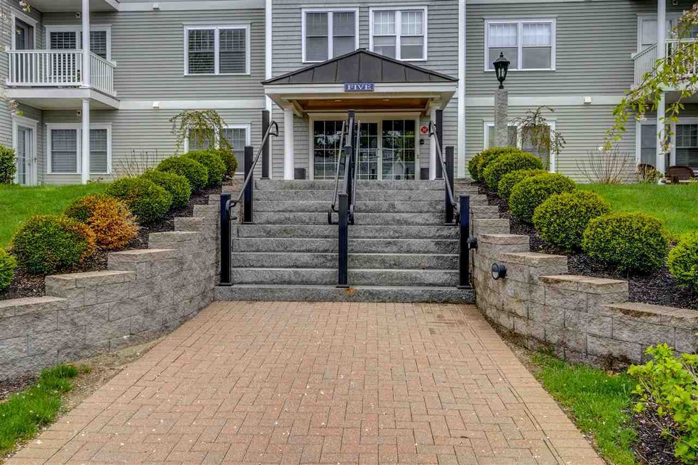 5 Sterling Hill Ln unit 526, Exeter, NH 03833 - photo 1