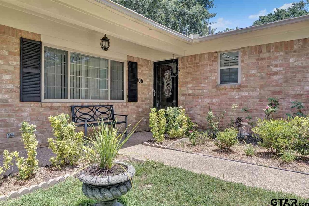 706 706 Pam, Tyler, TX 75703 - photo 1